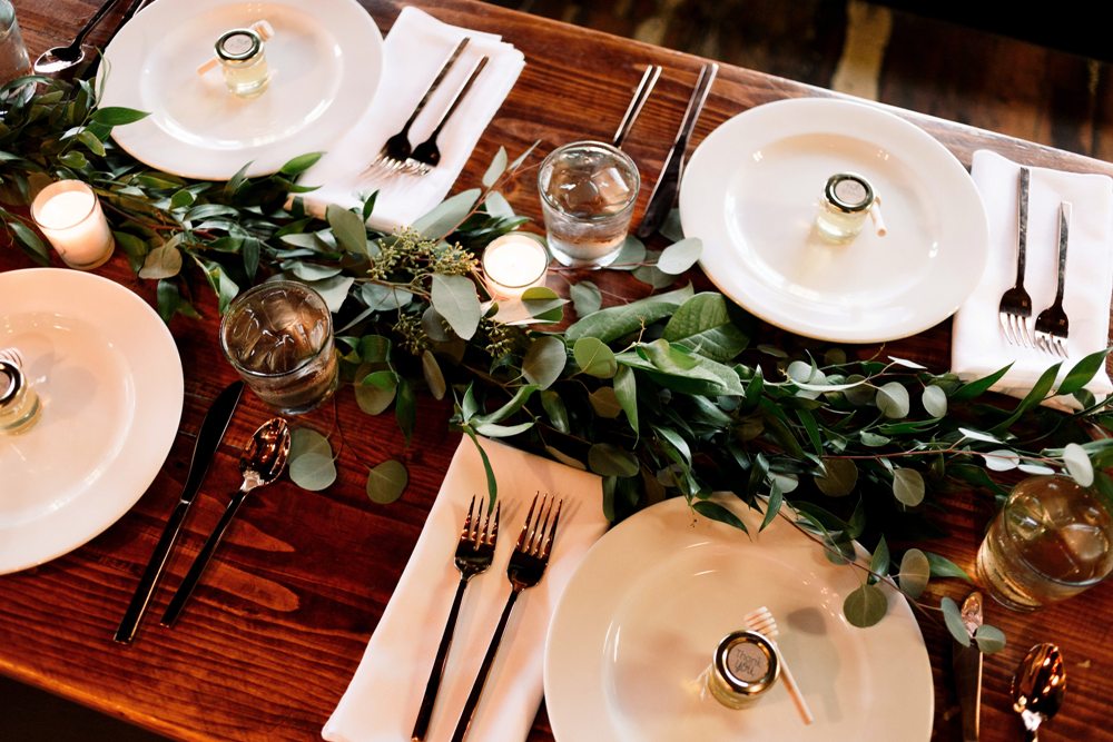 8 Steps for Hosting a Themed Dinner for Friends