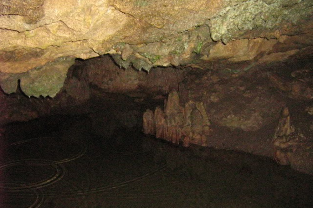 Cascade Caverns